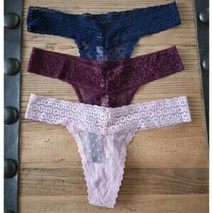 Victoria's Secret Lace Thong Bundle Sz S New 3 pieces